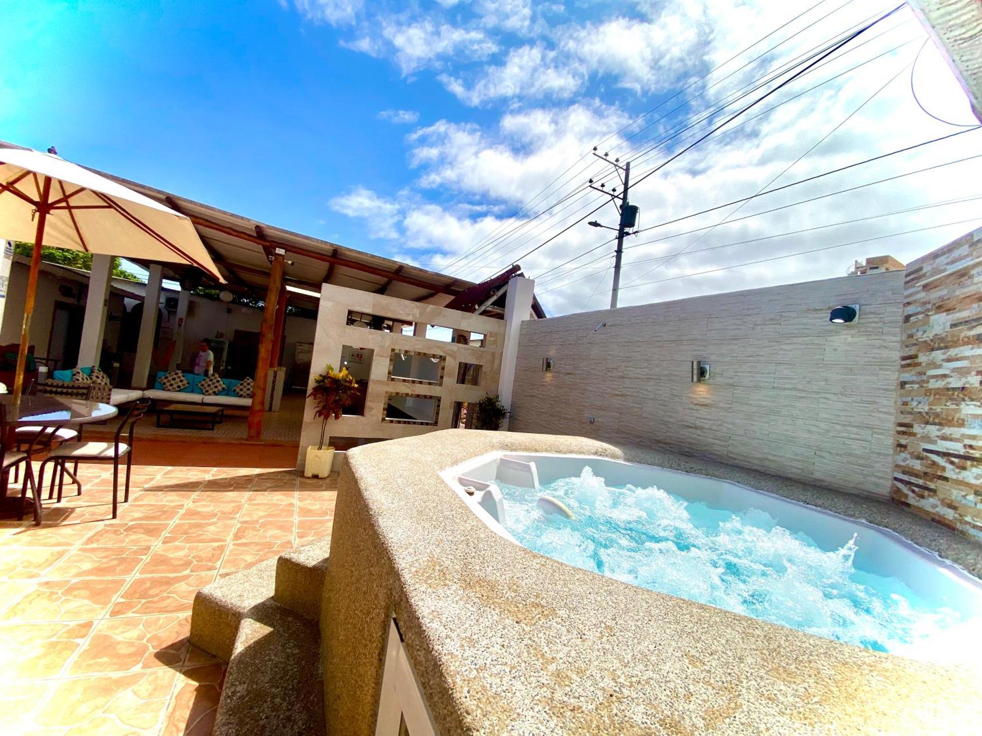 Zurisadai Hotel Puerto Ayora  Exterior foto
