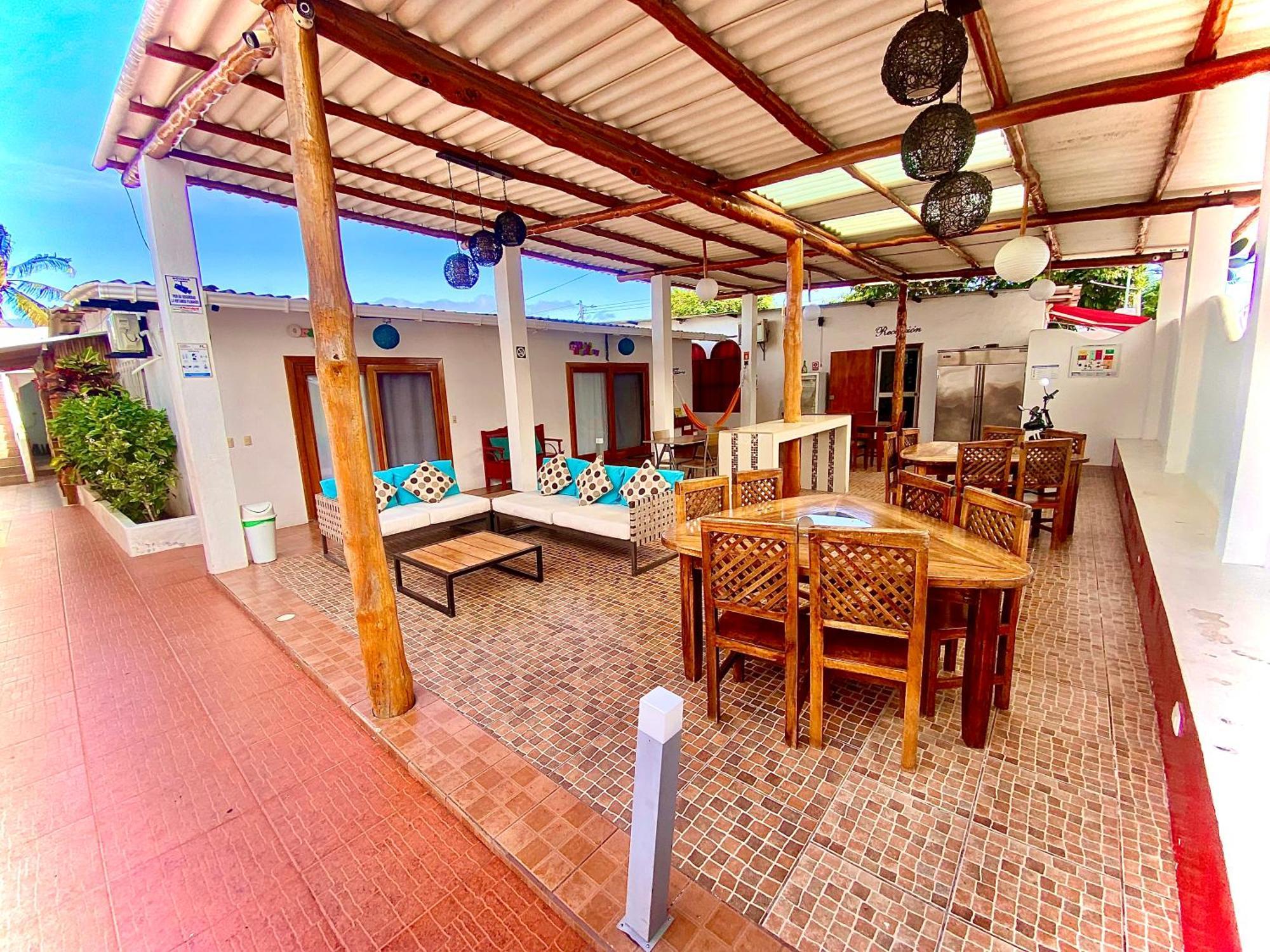 Zurisadai Hotel Puerto Ayora  Exterior foto