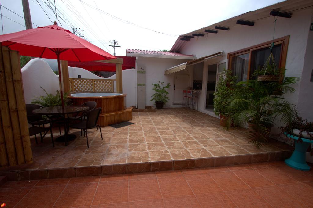 Zurisadai Hotel Puerto Ayora  Exterior foto
