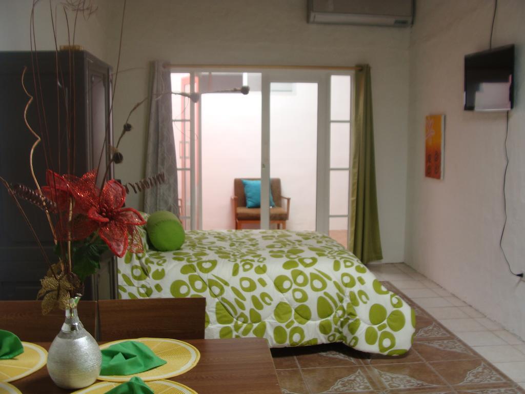 Zurisadai Hotel Puerto Ayora  Quarto foto