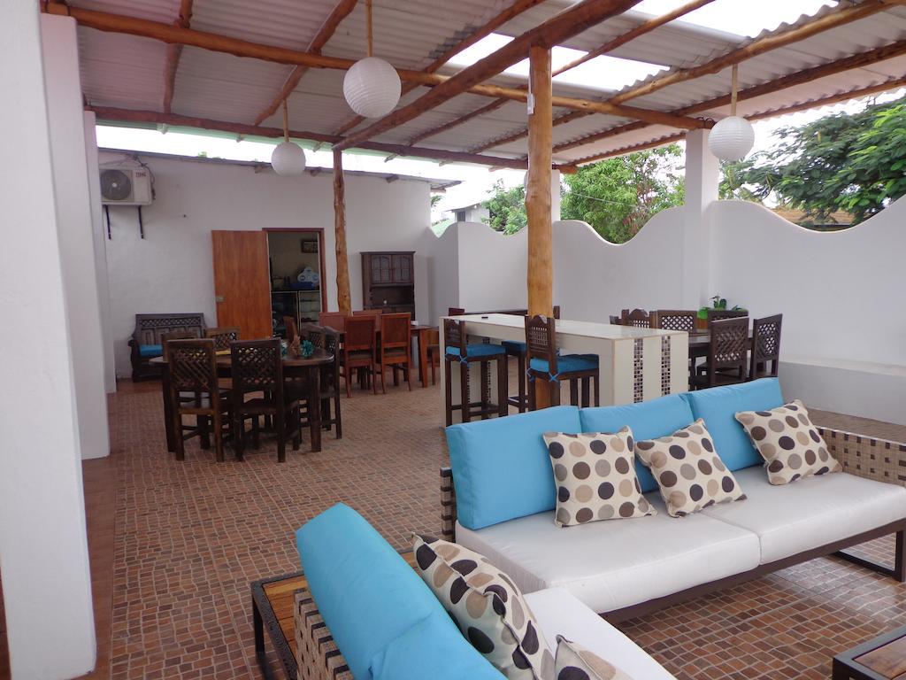 Zurisadai Hotel Puerto Ayora  Exterior foto