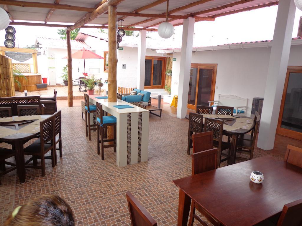 Zurisadai Hotel Puerto Ayora  Exterior foto